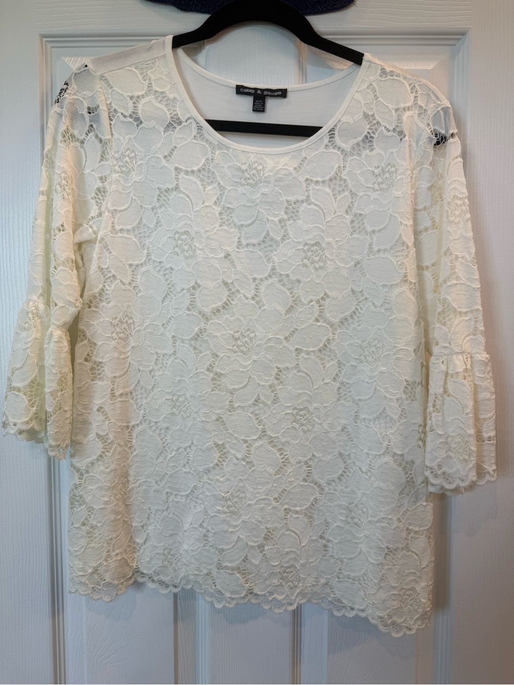 Cable & Gauge Cream Floral Lace Bell-Sleeve Blouse
